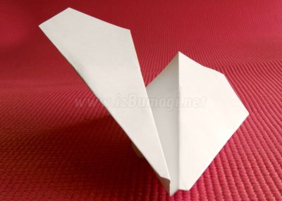 Как сделать простой самолетик из бумаги