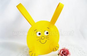 Kelinci dari kertas berwarna