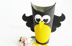 Coruja de papel colorida