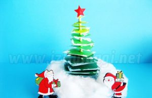 Kerajinan kertas "Pohon Natal yang tertutup salju"