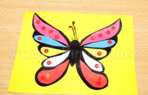 Aplikacja - Motyl z kolorowego papieru