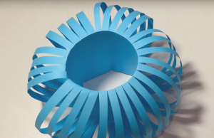 Jak vyrobit lucernu z papíru vlastníma rukama