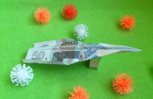 Samolot wykonany z banknotu