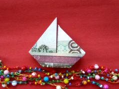 قارب مانيجامي صغير