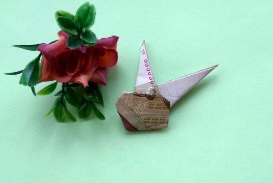 أرنب مانيجامي مصنوع من المذكرة