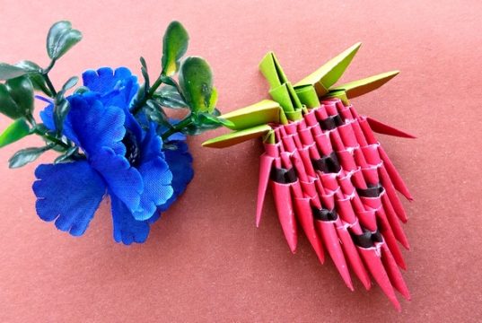 الفراولة بتقنية الأوريغامي المعياري