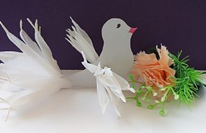 Bílá holubice z papíru - řemesla ke Dni vítězství