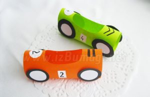 Auto da corsa di carta da colorare