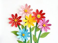 Buket bunga untuk ibu: kerajinan tangan yang cerah dari kertas berwarna Buket bunga untuk ibu: kerajinan tangan yang cerah dari kertas berwarna