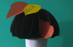 Cogumelo de papel volumétrico com suas mãos: decoração de outono simples e eficaz