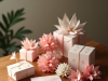 🎁 Hediye paketleri için origami: kağıt işçiliği yoluyla duygu verme sanatı Zarif kompozisyon: origami teknikleriyle sarılmış birkaç hediye - kutular, zarflar, dekoratif çiçekler, hepsi aynı tarzda